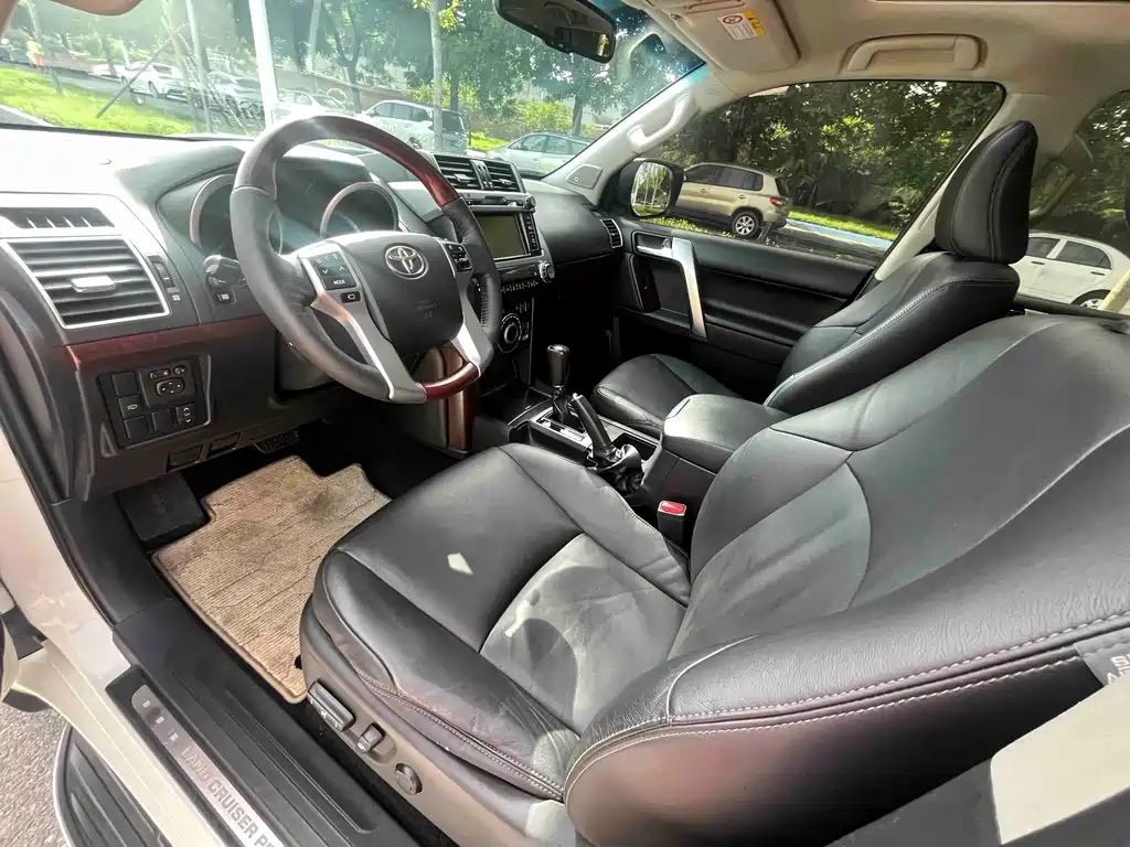 Toyota Prado 2017 — фото 10