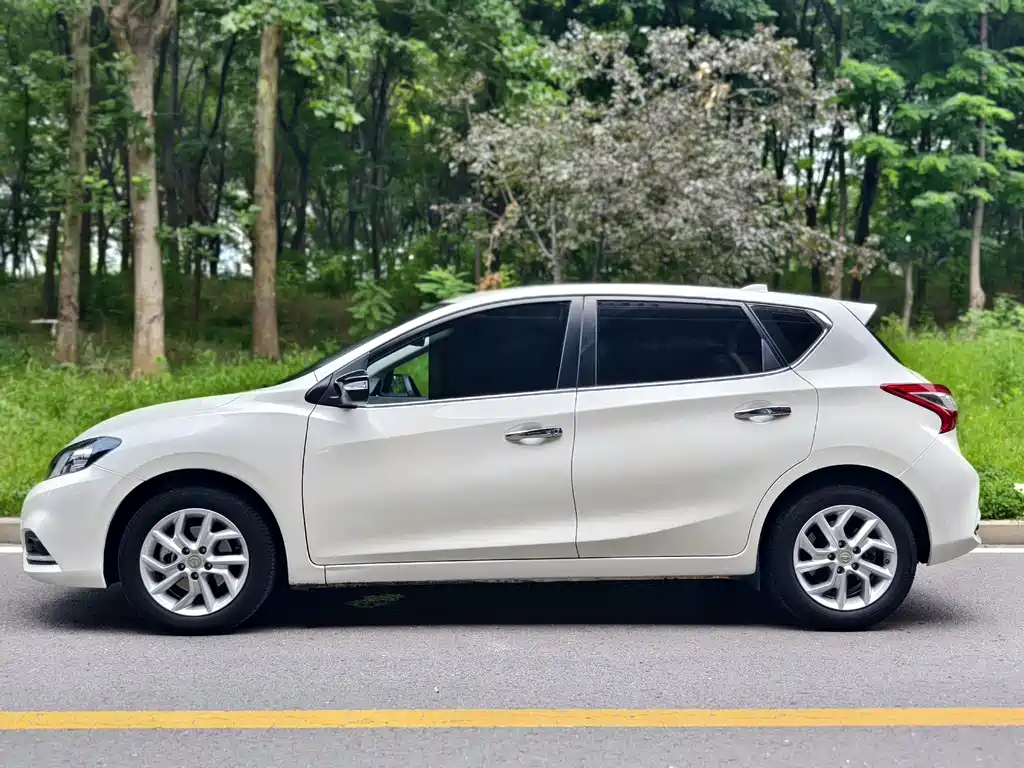 Nissan Tiida 2020 — фото 18