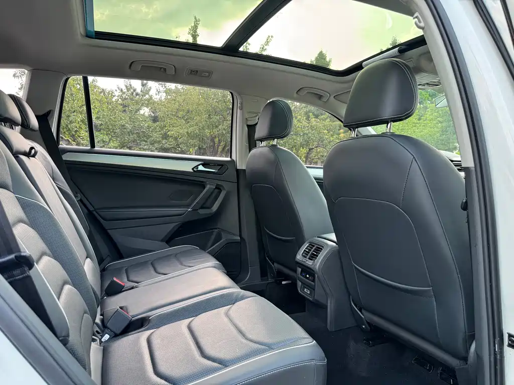 Volkswagen Tiguan L 2018 — фото 21