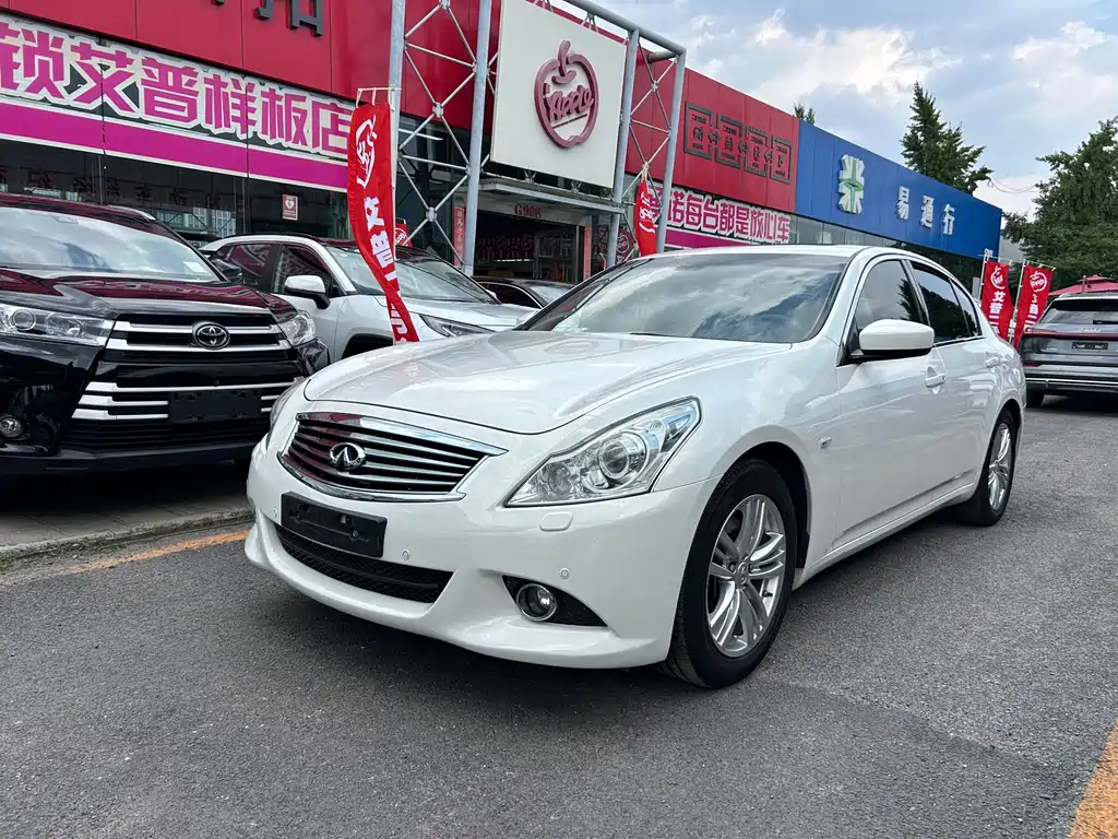 Infiniti G 2013