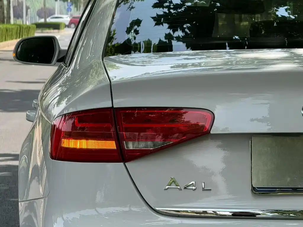 Audi A4L 2014