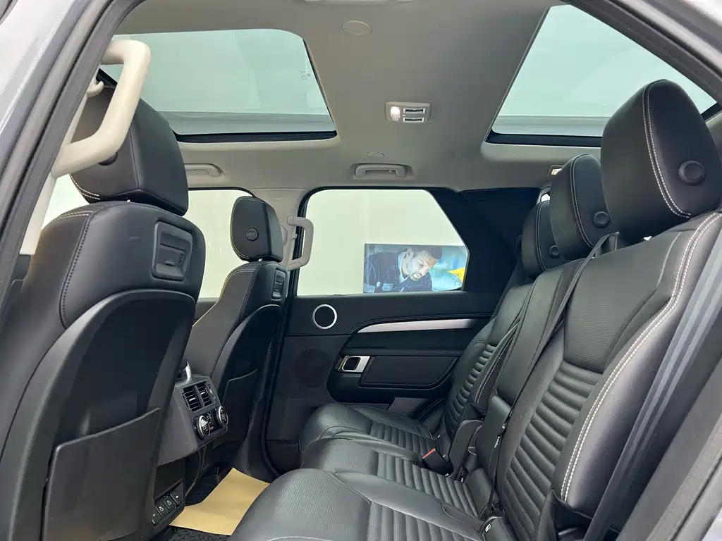 Land Rover Discovery 2021 — фото 10