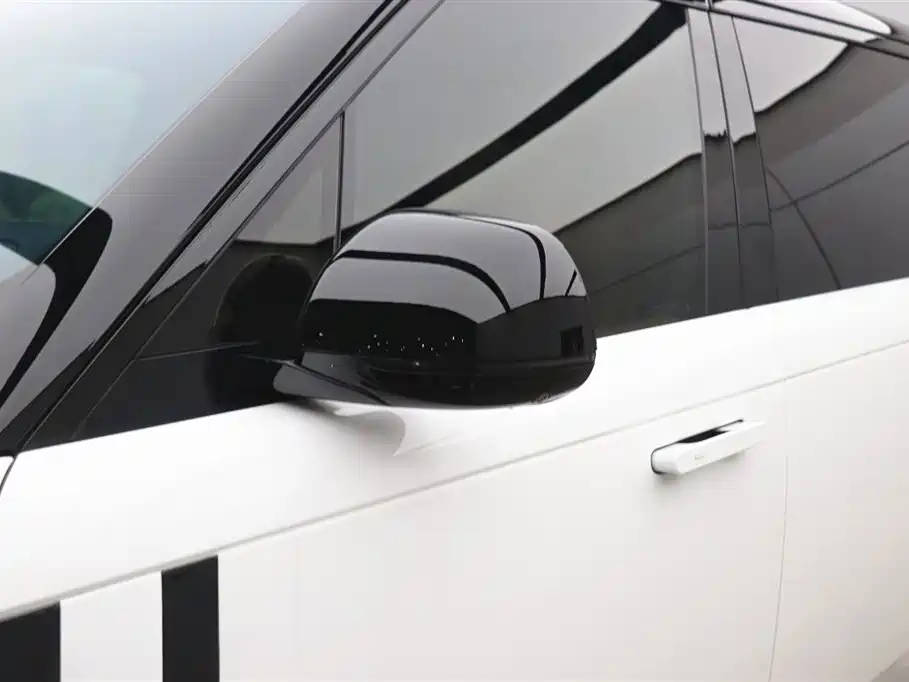 Land Rover Range Rover 2025 — фото 28