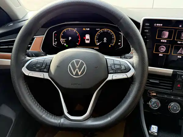 Volkswagen Bora 2023