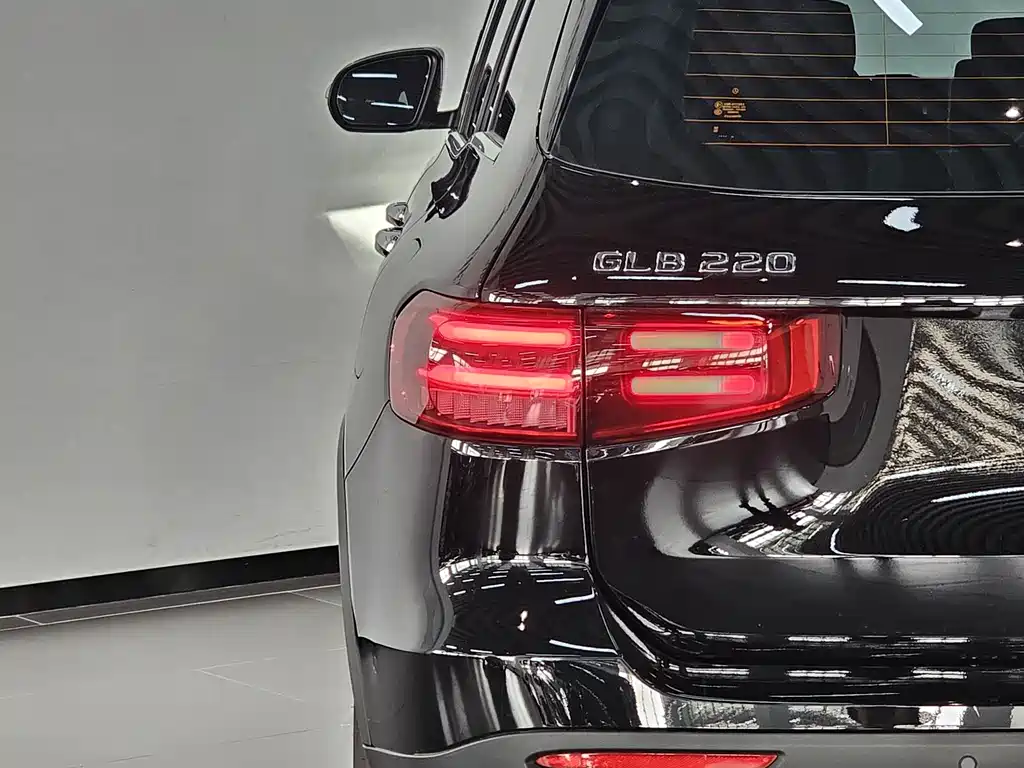 Mercedes-Benz GLB 2024 — фото 4