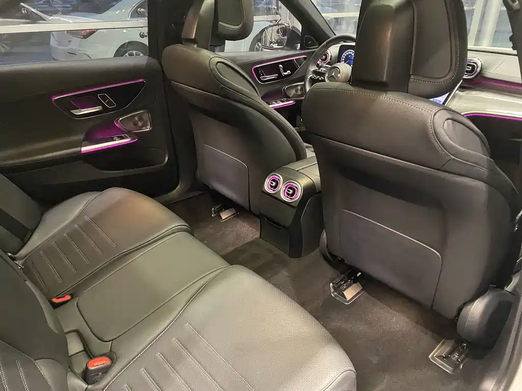 Mercedes-Benz C-Class 2023 — фото 11