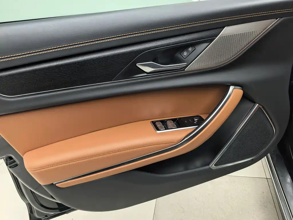 Jaguar XFL 2023 — фото 15