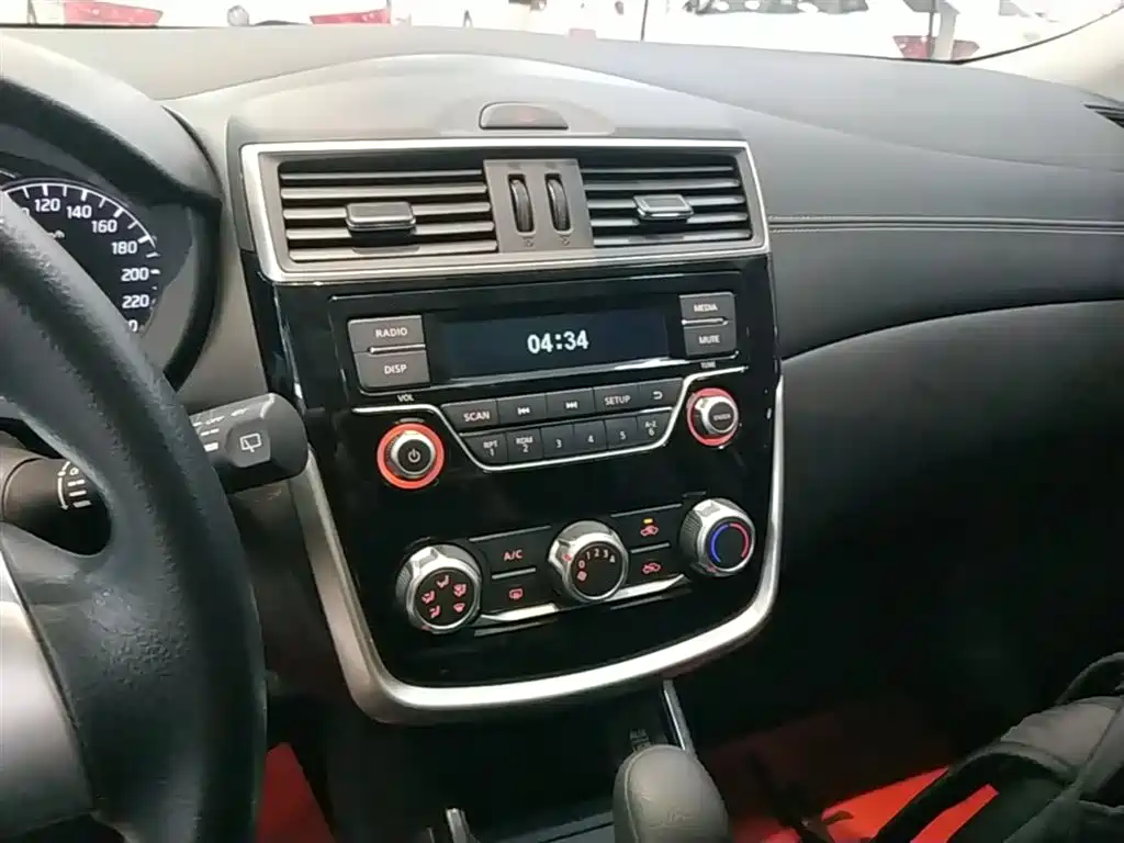 Nissan Tiida 2019 — фото 13