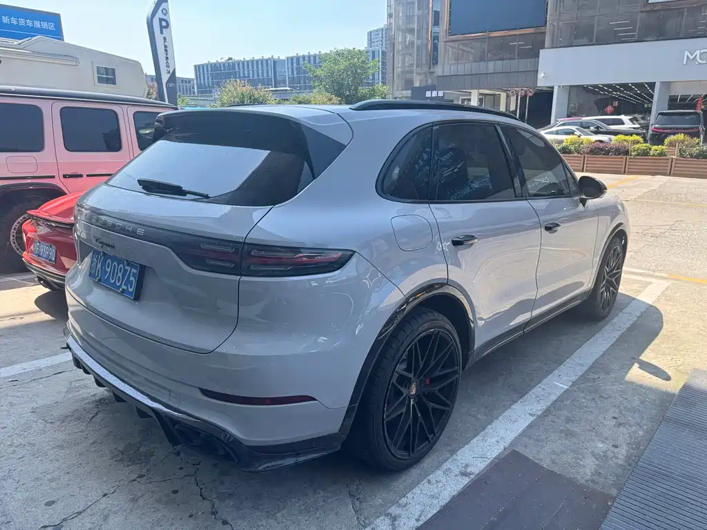 Porsche Cayenne 2018 — фото 10