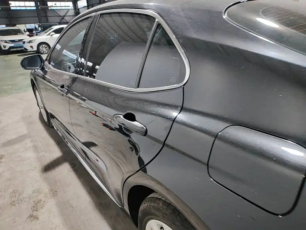 Toyota Camry 2023 — фото 23