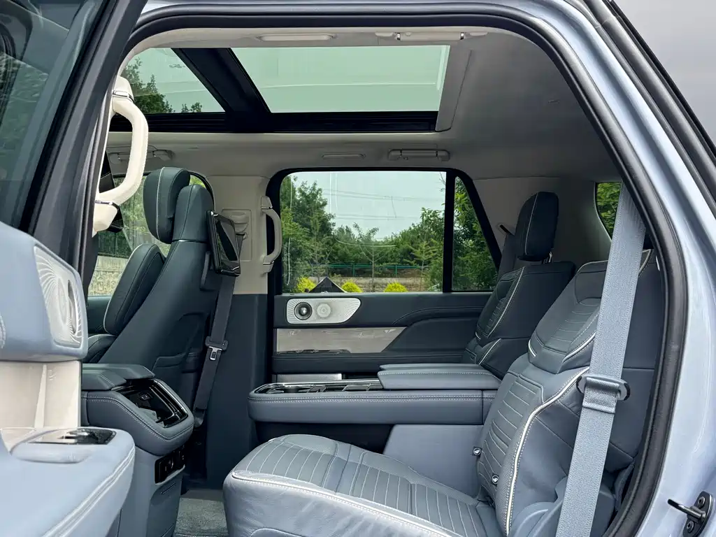 Lincoln Navigator 2023 — фото 14