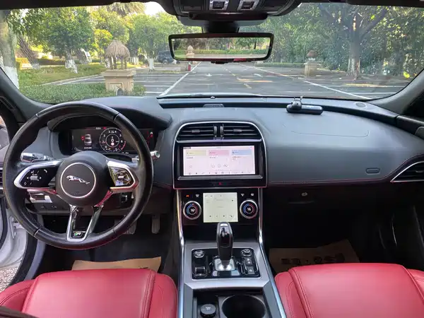 Jaguar XEL 2020
