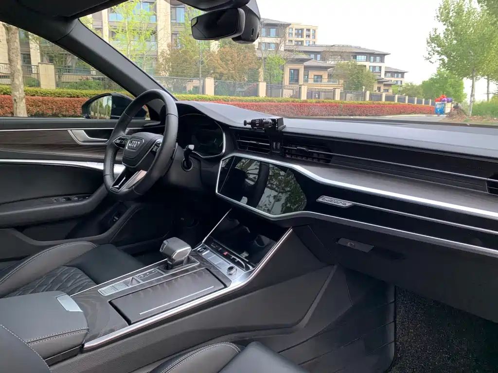 Audi A6L 2025