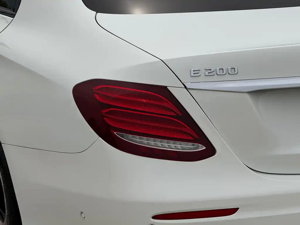 Mercedes-Benz E-Class 2018 — фото 12