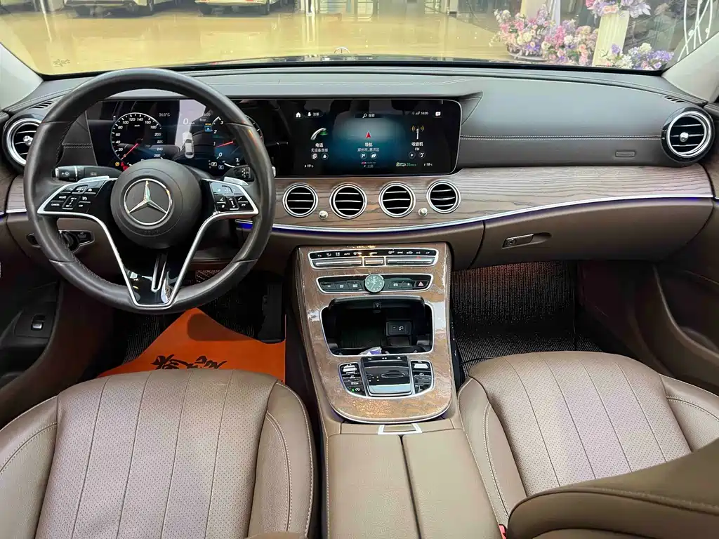 Mercedes-Benz E-Class 2023 — фото 16