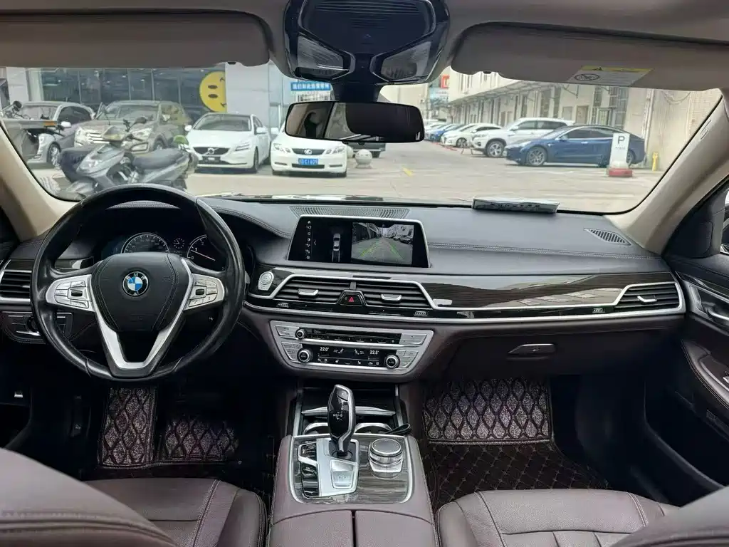 BMW 7 Series 2017 — фото 4