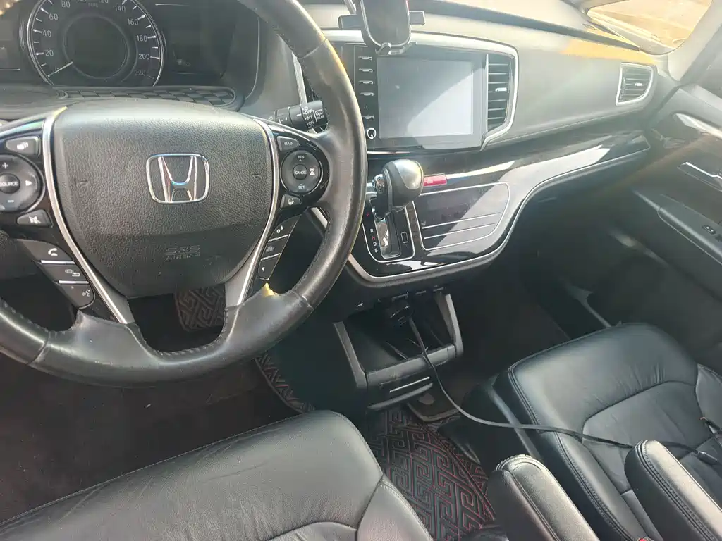 Honda Odyssey 2019 — фото 9