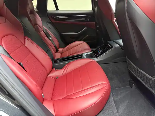 Porsche Panamera 2025