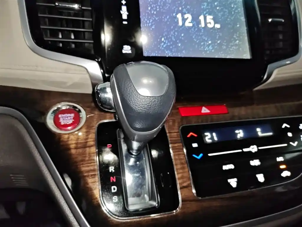 Honda Odyssey 2017 — фото 14