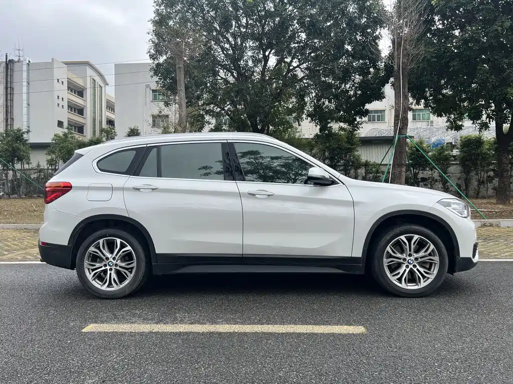 BMW X1 2018 — фото 8