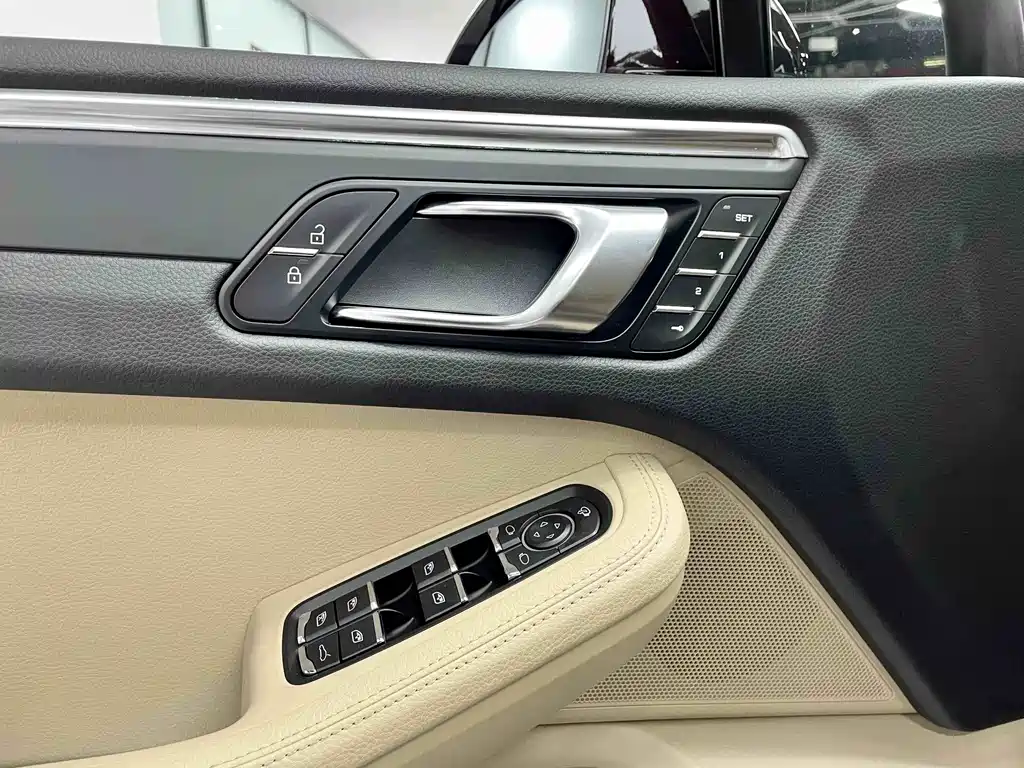 Porsche Macan 2022 — фото 12