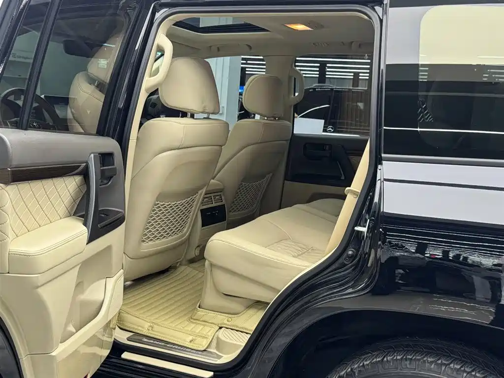 Toyota Land Cruiser 2020 — фото 7