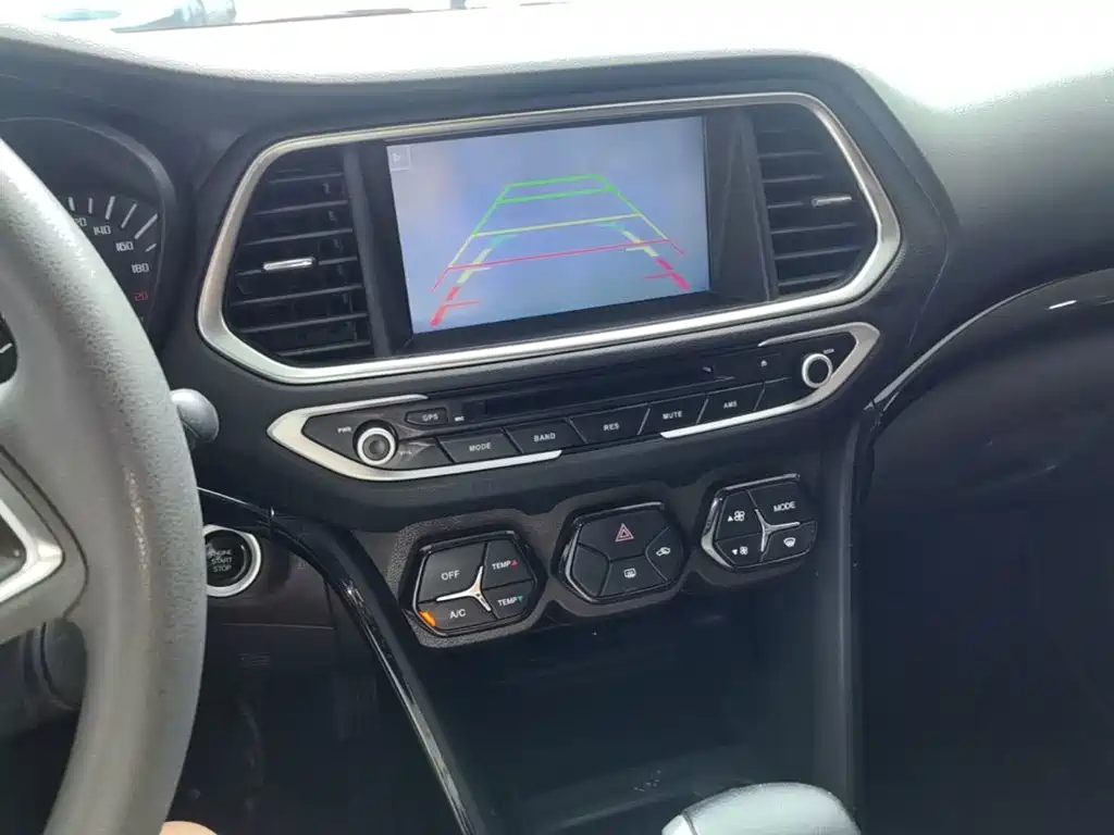 GAC Motor Trumpchi GS4 2015 — фото 13