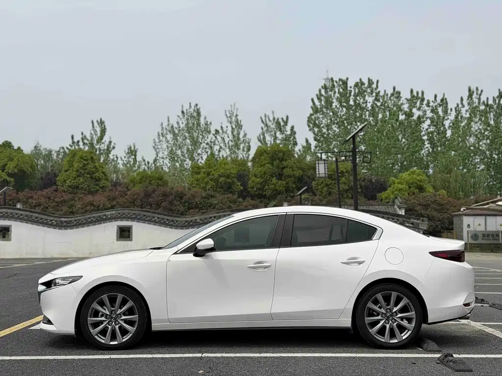 Mazda 3 Angkesela 2020