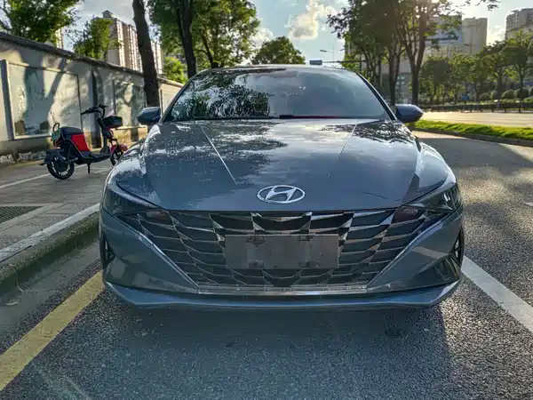Hyundai Elantra 2021