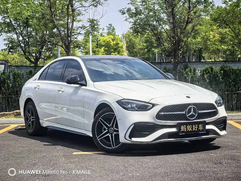 Mercedes-Benz C-Class 2024 — фото 3