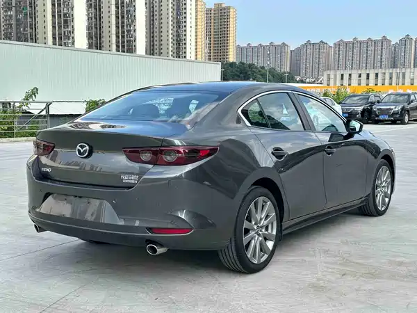 Mazda 3 Axela 2022