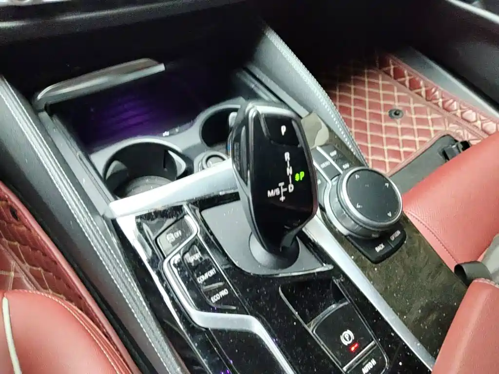 BMW 5 Series 2021 — фото 14