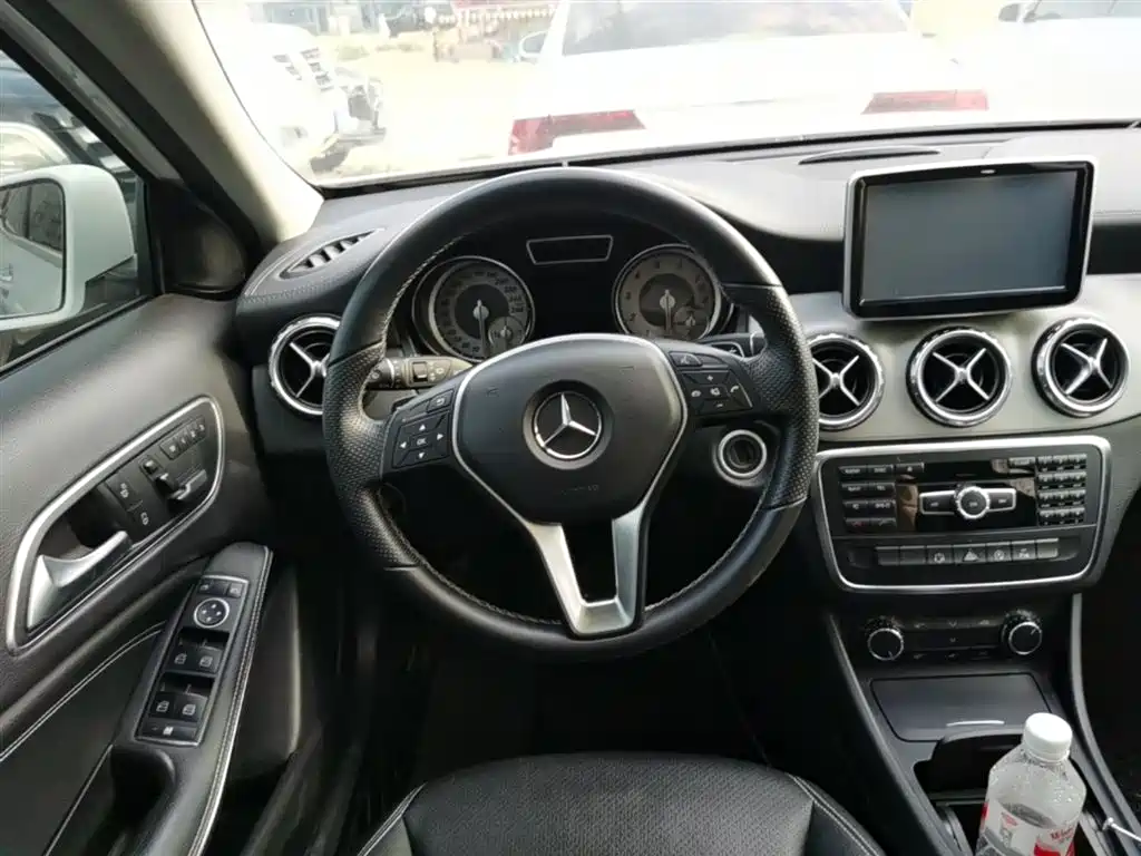 Mercedes-Benz GLA 2015 — фото 11
