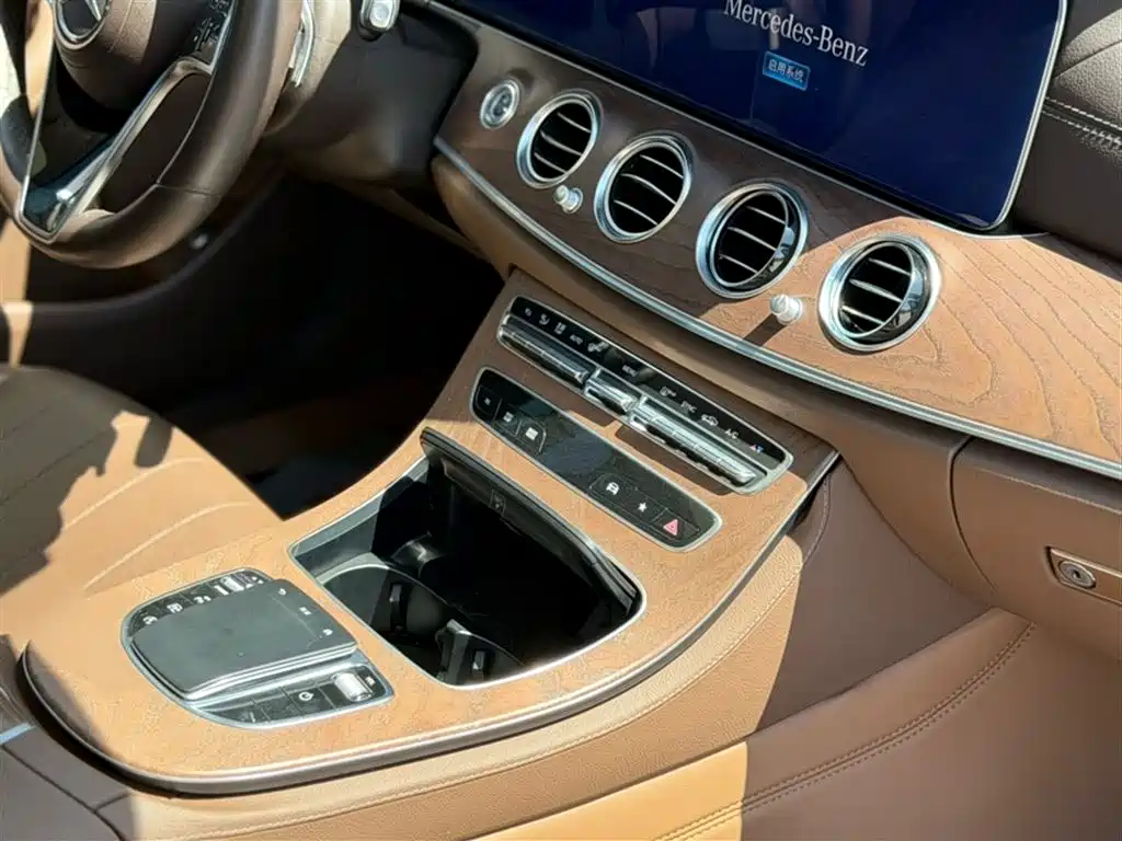 Mercedes-Benz E-Class 2022 — фото 4