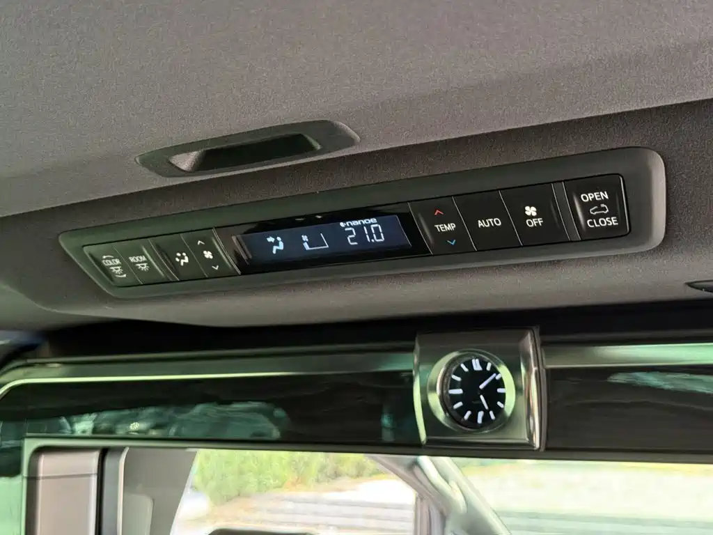 Lexus LM 2020 — фото 28