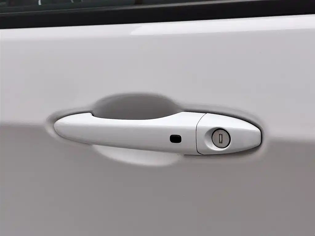 Jeep Compass 2018 — фото 18