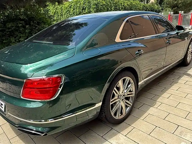 Bentley Flying Spur 2020 — фото 15