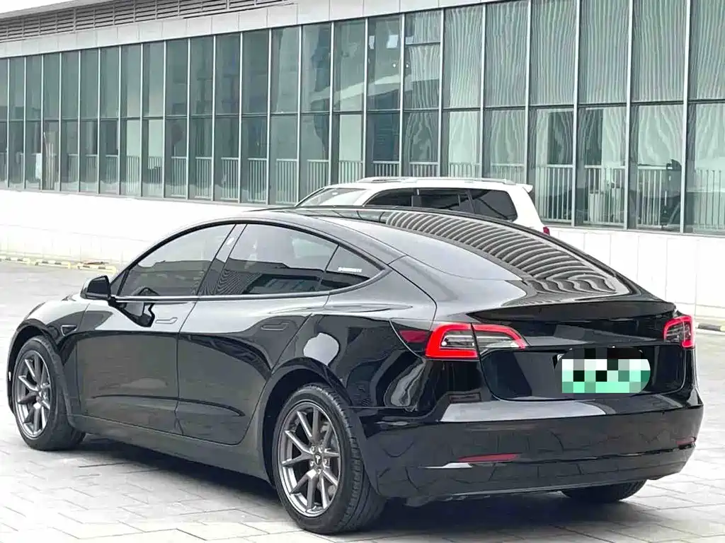 Tesla Model 3 2023 — фото 4