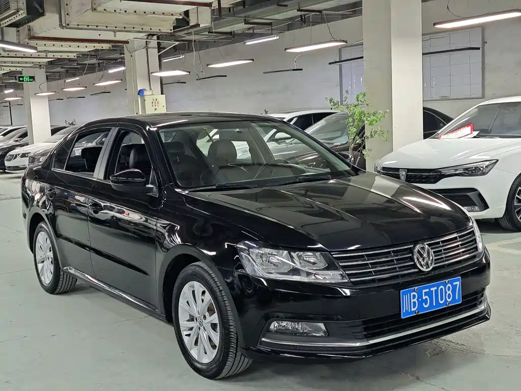 Volkswagen Lavida 2015 — фото 3
