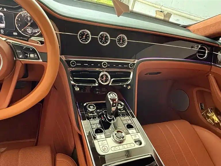 Bentley Flying Spur 2020 — фото 10