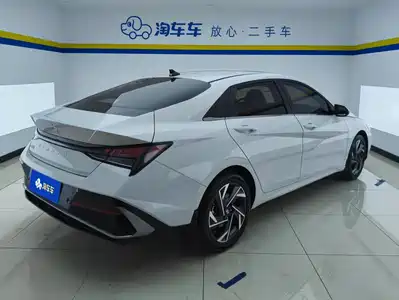 Hyundai Elantra 2025