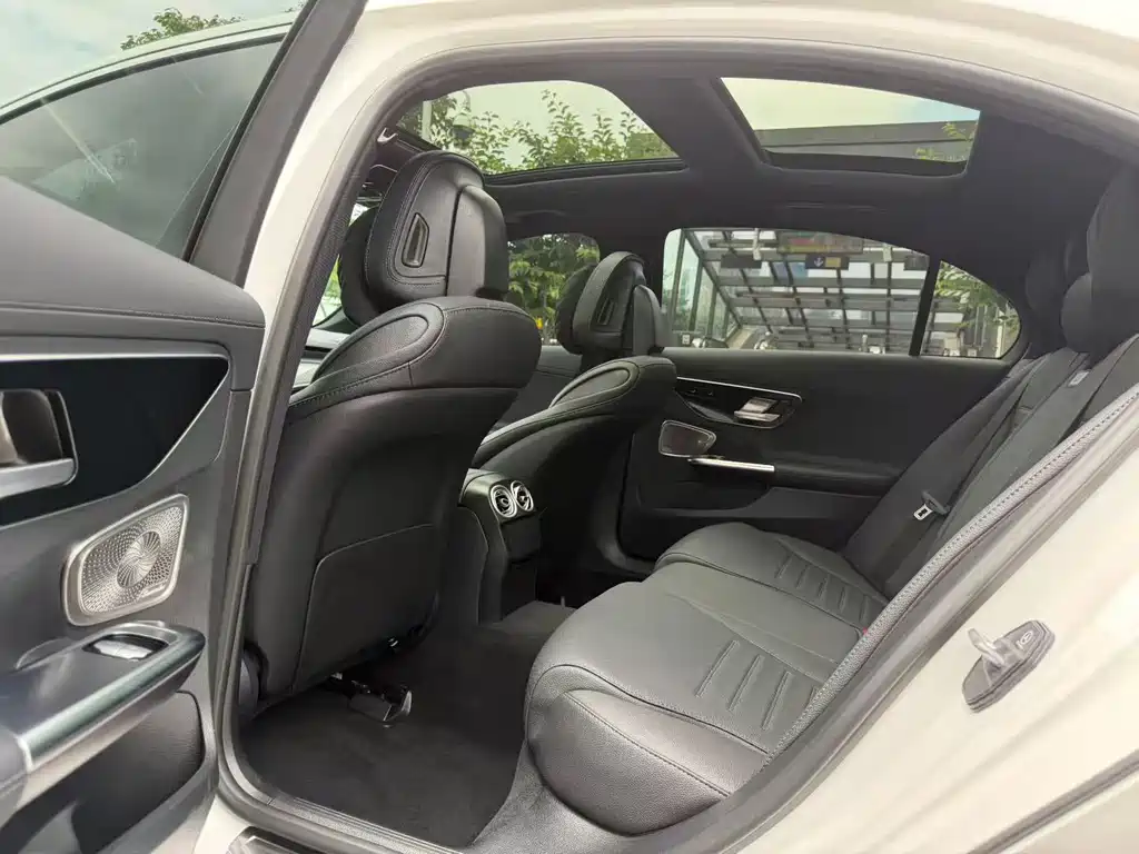 Mercedes-Benz C-Class 2025
