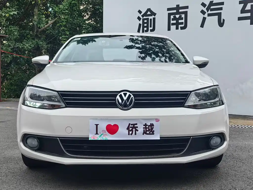 Volkswagen Sagitar 2015