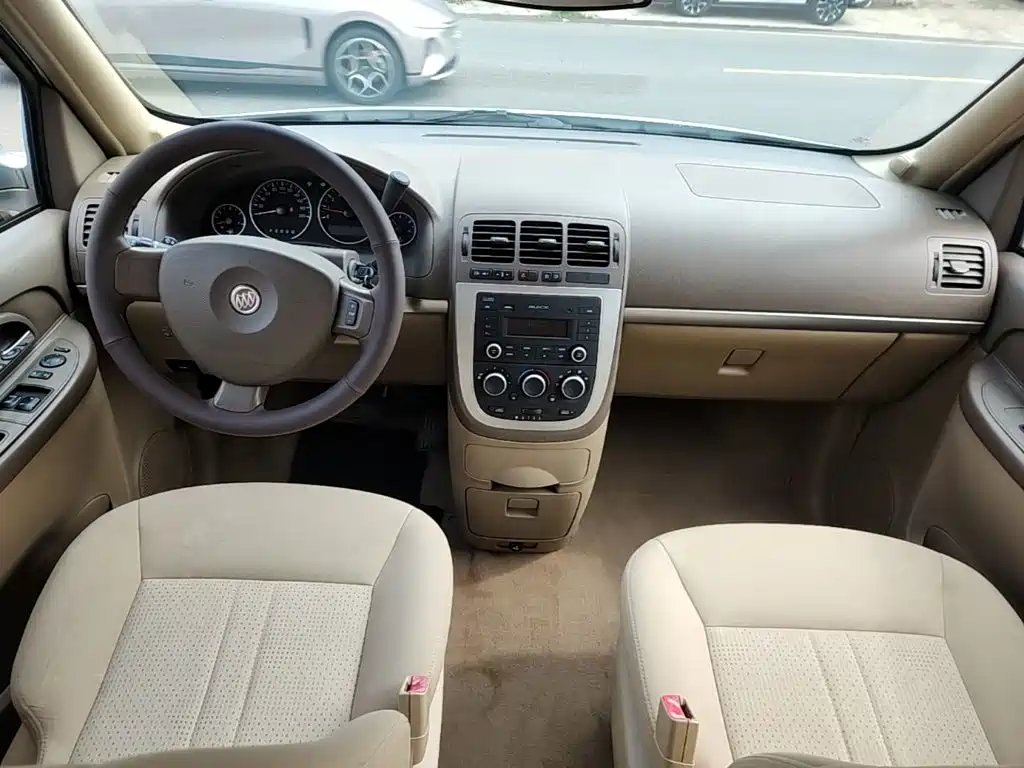 Buick GL8 2015 — фото 10