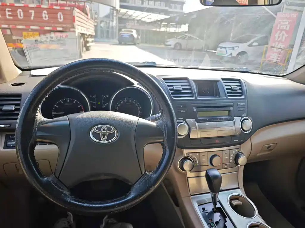 Toyota Highlander 2013 — фото 12