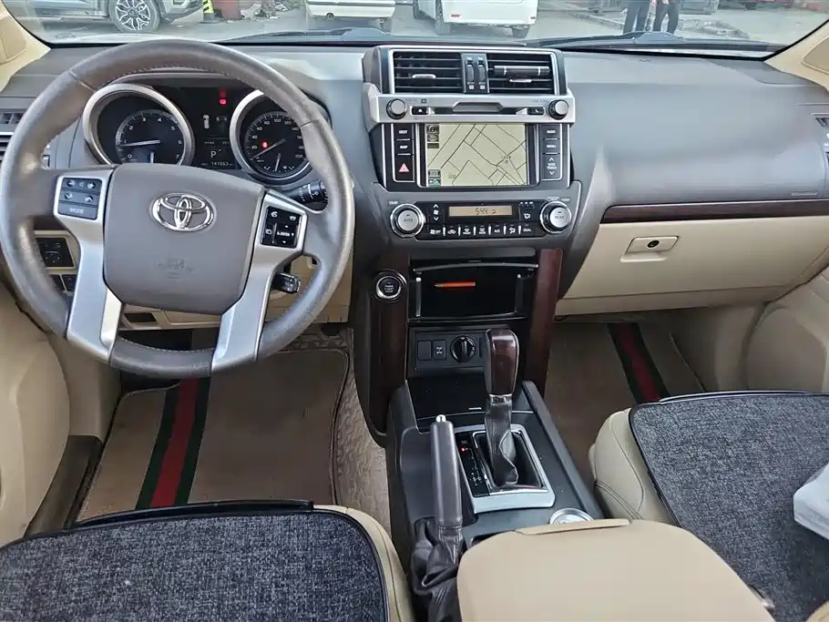 Toyota Prado 2014 — фото 12