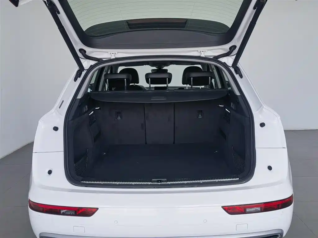 Audi Q5L 2021 — фото 16