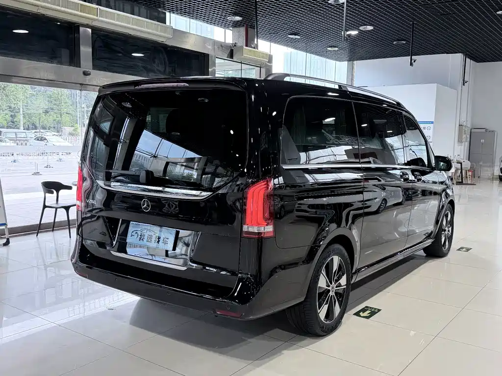 Mercedes-Benz V-Class 2020 — фото 20