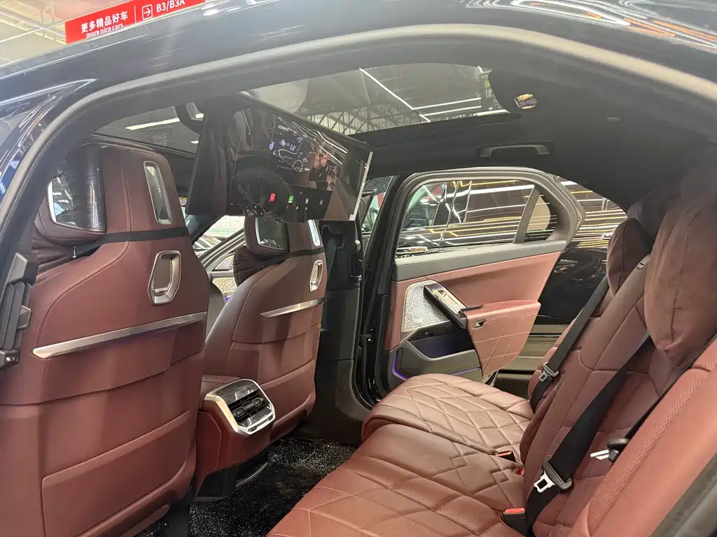 BMW i7 2023 — фото 11