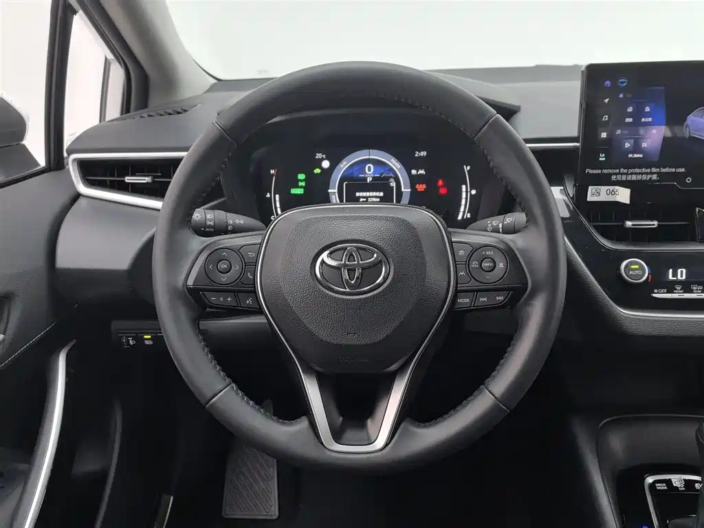 Toyota Corolla 2025 — фото 11